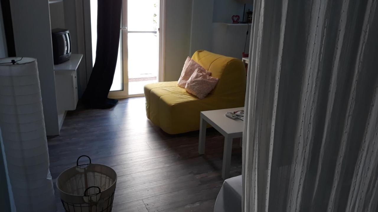 Romantically Allured Studio Next To The Center Thessaloníki Ngoại thất bức ảnh